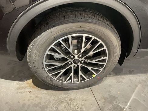 New 2026 Ford Escape SE image 21