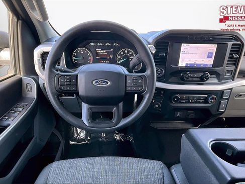 Used 2022 Ford F150 XLT w/ Trailer Tow Package image 10