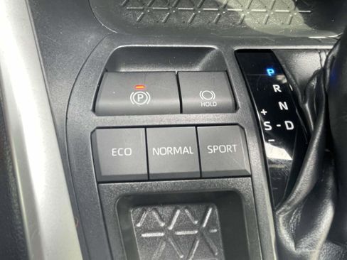 Used 2019 Toyota RAV4 XLE w/ Convenience Package image 32