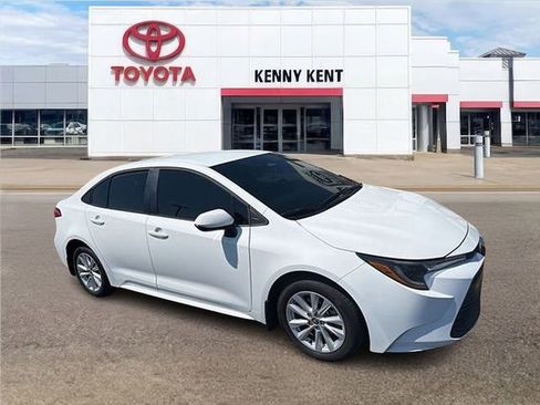 Certified 2026 Toyota Corolla LE w/ LE Premium Package image 1