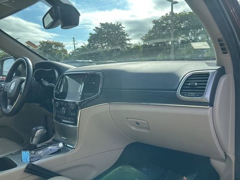 Certified 2022 Jeep Grand Cherokee Limited image 25