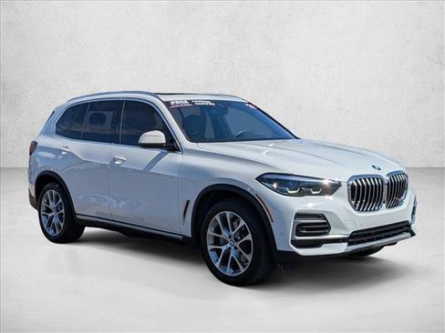 Used 2022 BMW X5 xDrive40i w/ Premium Package AWD/4WD image 3