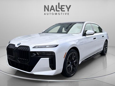 Used 2025 BMW 750e xDrive w/ Executive Package image 1