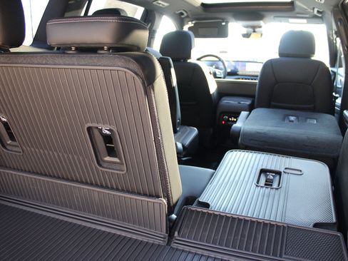 New 2026 Buick Enclave Avenir image 33