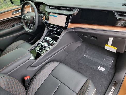 New 2026 Jeep Grand Cherokee L Summit AWD/4WD image 25