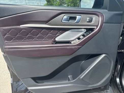 Used 2026 Ford Explorer Platinum w/ LUX Leather Package AWD/4WD image 19