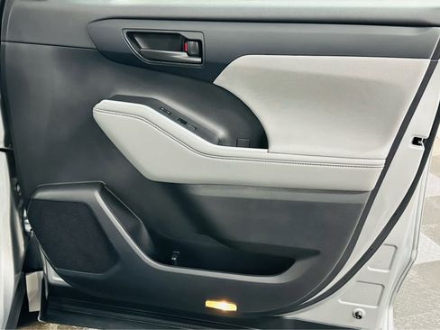 Certified 2023 Toyota Highlander LE image 23