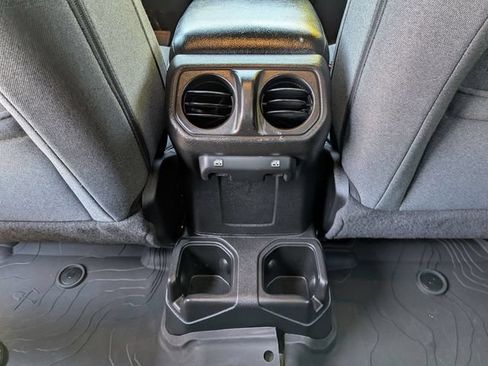 Used 2024 Jeep Wrangler Unlimited Sport AWD/4WD image 12