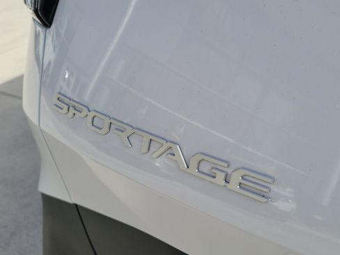 Used 2025 Kia Sportage EX w/ Premium Package FWD image 10