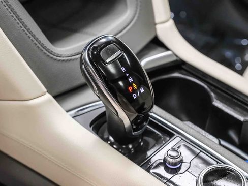 Used 2022 Cadillac XT5 Premium Luxury FWD image 23