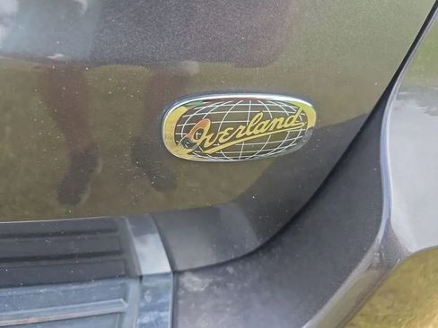 Used 2018 Jeep Grand Cherokee Overland w/ Interior Metal Package image 19