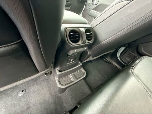 Used 2023 Jeep Wrangler Unlimited Sahara w/ Cold Weather Group AWD/4WD image 27