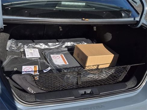 New 2025 Nissan Sentra SR w/ Midnight Edition image 7