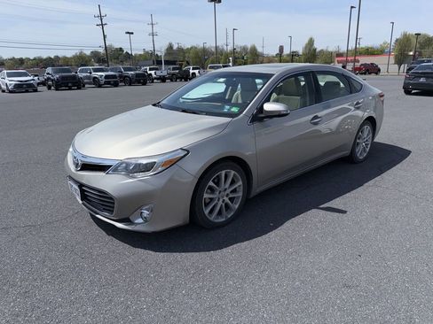 Used 2015 Toyota Avalon Limited image 1