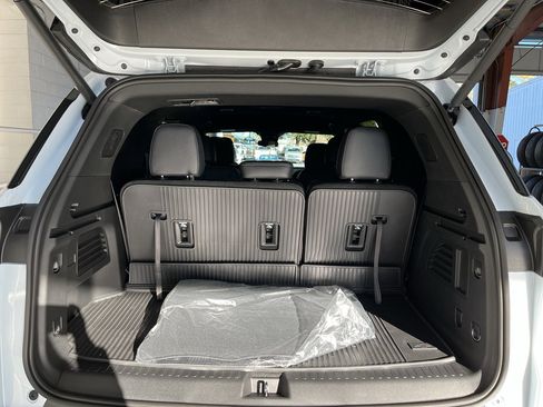 New 2026 Chevrolet Traverse LT w/ LPO, Floor Liner Package image 7