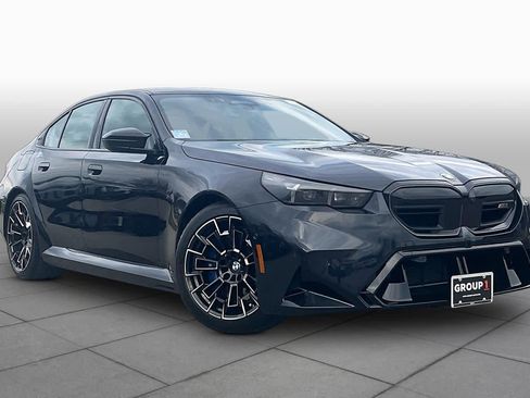 Used 2026 BMW M5 w/ Executive Package image 2