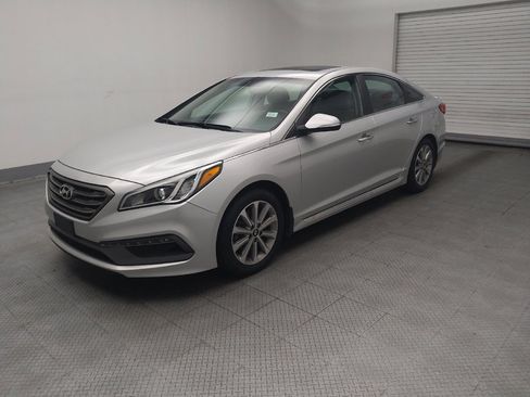 Used 2017 Hyundai Sonata Limited w/ Tech Package 03 FWD image 2