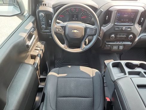 Used 2020 Chevrolet Silverado 1500 Custom w/ Custom Value Package AWD/4WD image 7