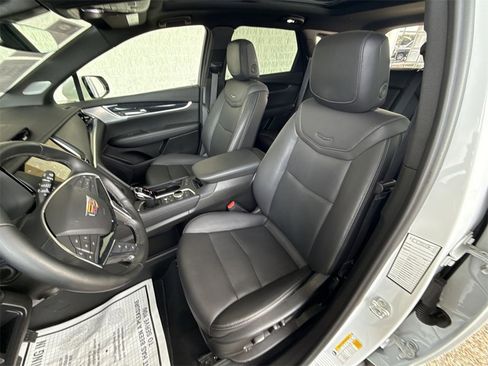 Certified 2025 Cadillac XT5 Premium Luxury image 20
