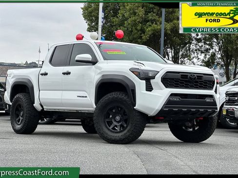 Used 2026 Toyota Tacoma TRD Off-Road AWD/4WD image 1