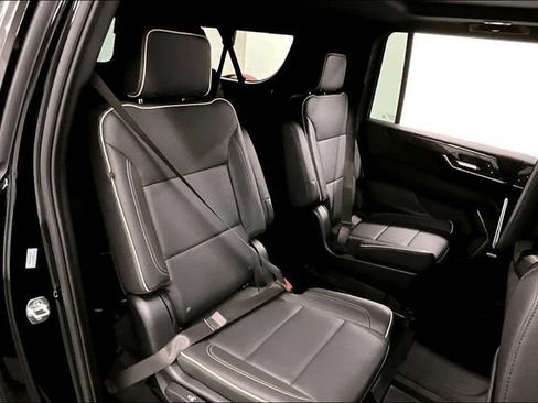 Used 2025 GMC Yukon XL Elevation w/ Elevation Premium Package AWD/4WD image 26
