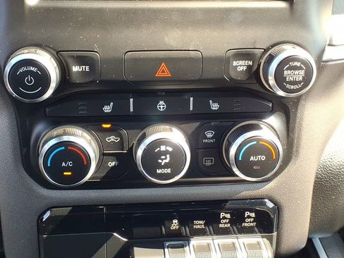 Used 2020 RAM 1500 Big Horn AWD/4WD image 7