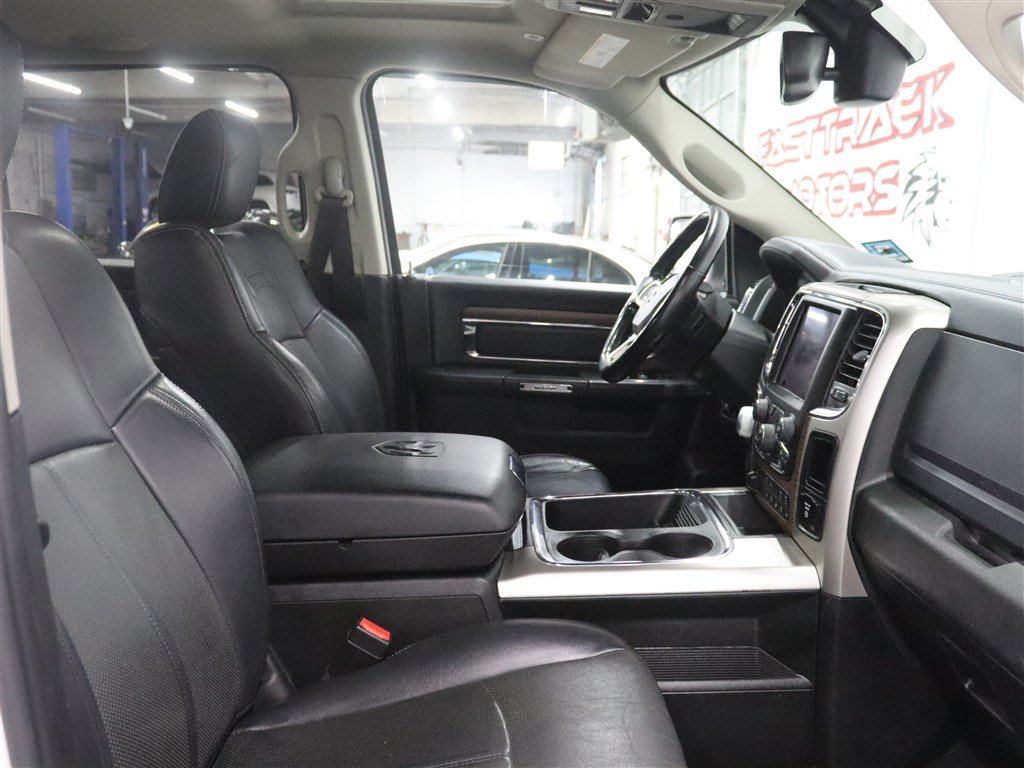 Used 2018 RAM 1500 Laramie w/ Convenience Group AWD/4WD image 28