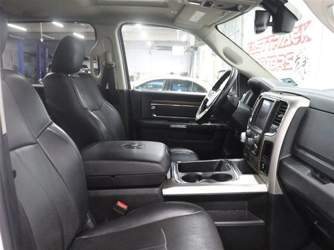 Used 2018 RAM 1500 Laramie w/ Convenience Group AWD/4WD image 28