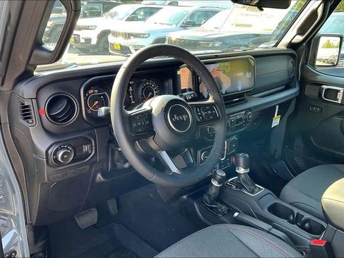 New 2025 Jeep Wrangler Unlimited Rubicon w/ XTREMEE 35" Tire Package image 8