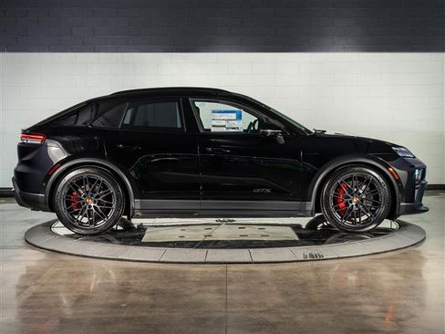 New 2026 Porsche Macan GTS Electric image 8