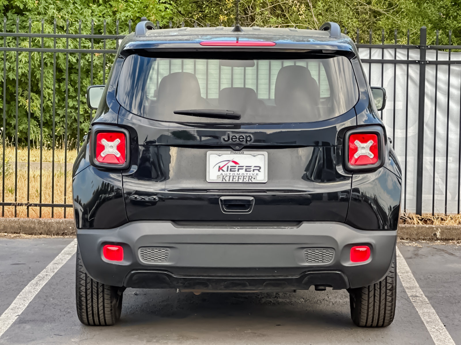Used 2020 Jeep Renegade Altitude AWD/4WD image 4