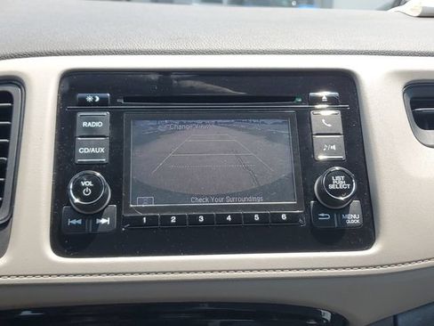 Used 2017 Honda HR-V LX image 27