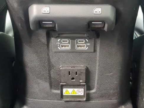 Used 2018 Jeep Wrangler Unlimited Sahara AWD/4WD image 16