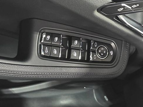 Certified 2026 Porsche Macan AWD/4WD image 21