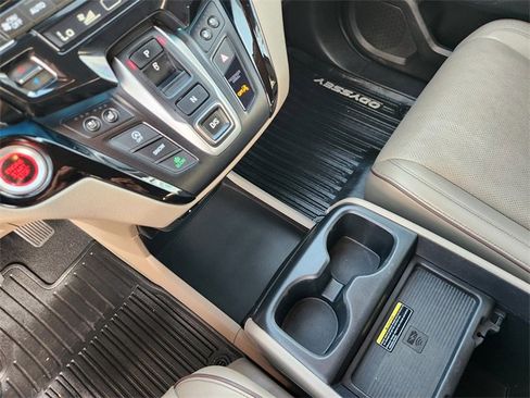 Used 2022 Honda Odyssey Elite image 19