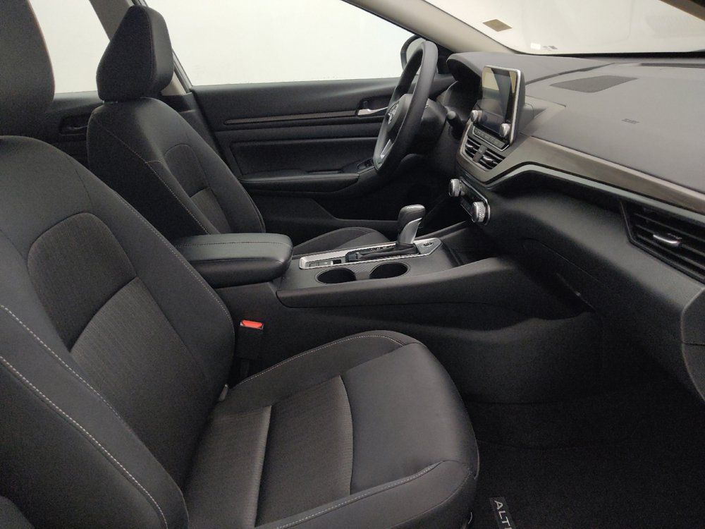 Used 2025 Nissan Altima 2.5 SV AWD/4WD image 21