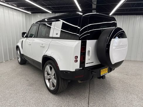 Used 2024 Land Rover Defender 110 X-Dynamic SE AWD/4WD image 4
