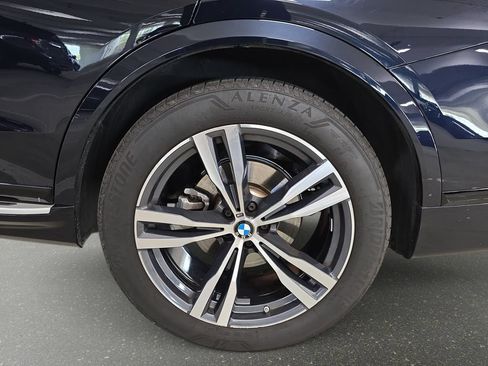 Certified 2024 BMW X7 xDrive40i w/ M Sport Package AWD/4WD image 32