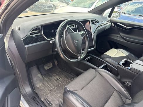 Used 2017 Tesla Model X 90D AWD/4WD image 2