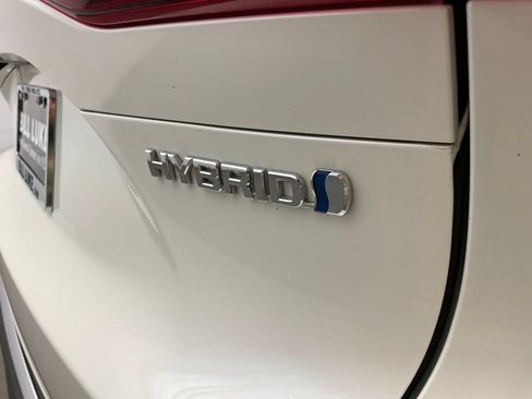 Used 2022 Toyota Venza LE AWD/4WD image 10