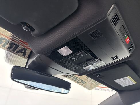 Used 2025 Volkswagen Jetta Sport image 18