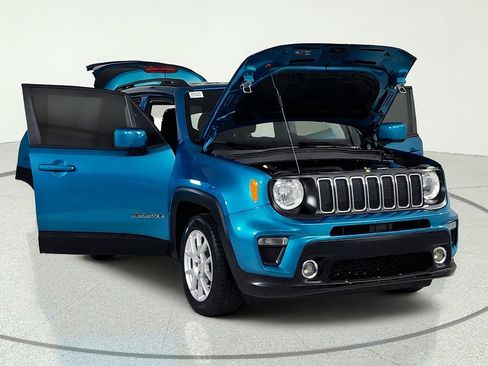 Used 2021 Jeep Renegade Latitude w/ Sun & Sound Group FWD image 9