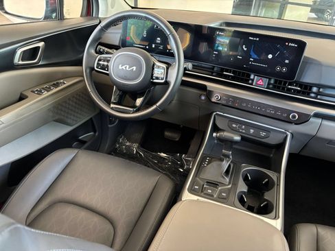 Used 2026 Kia Carnival FWD image 36