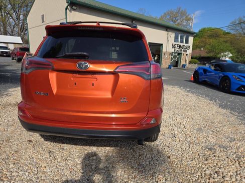 Used 2016 Toyota RAV4 LE AWD/4WD image 6