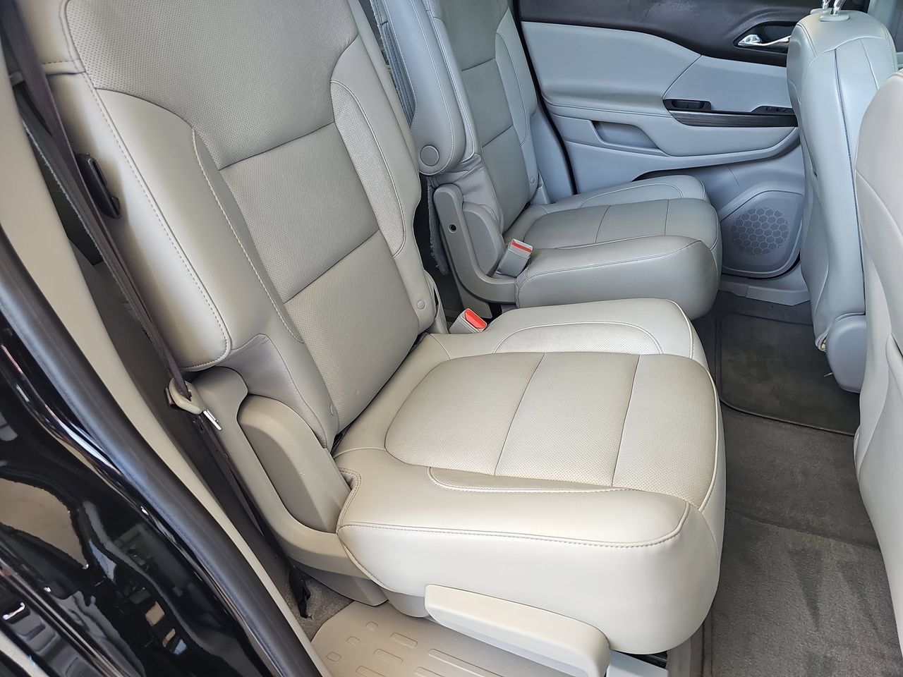 Used 2017 GMC Acadia SLT AWD/4WD image 19