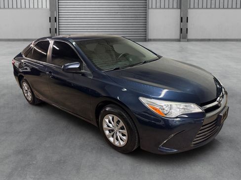 Used 2017 Toyota Camry LE FWD image 28
