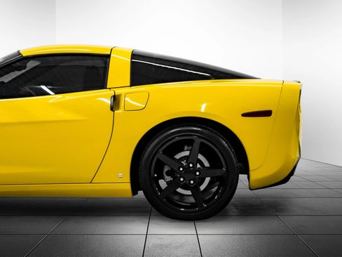 Used 2006 Chevrolet Corvette Coupe image 14