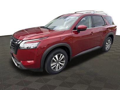 Used 2023 Nissan Pathfinder SL w/ Lighting Package (N92)
