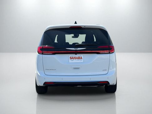 New 2026 Chrysler Pacifica Select AWD/4WD image 5