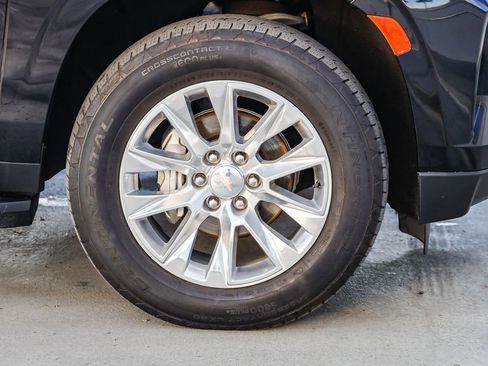 Used 2024 Chevrolet Suburban Premier image 11